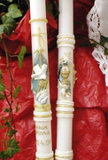 7- Tauf-u Erstkommunionkerzen Alle hier gezeigten Kerzen sind mit Blattwachs handmodelliert